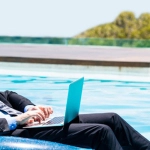 Garder contact avec le travail pendant ses vacances ?